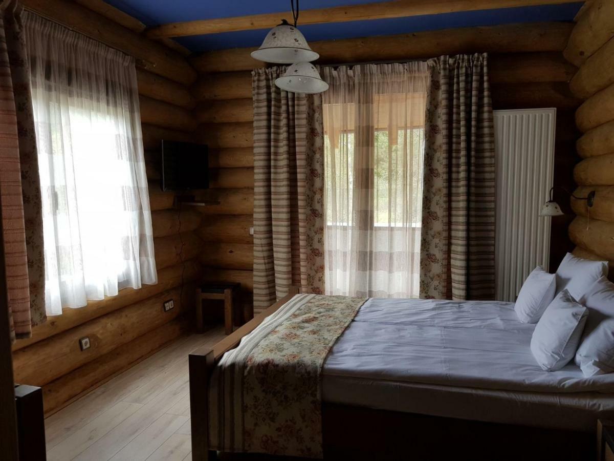 Casa Din Vale Hotell Sacuieu Eksteriør bilde