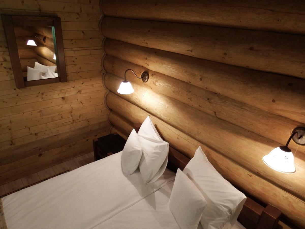 Casa Din Vale Hotell Sacuieu Eksteriør bilde